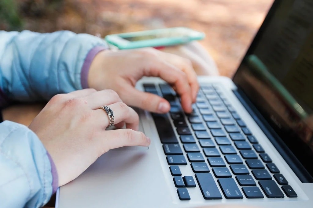 Automatiser votre service client avec GPT sans perdre l'humain